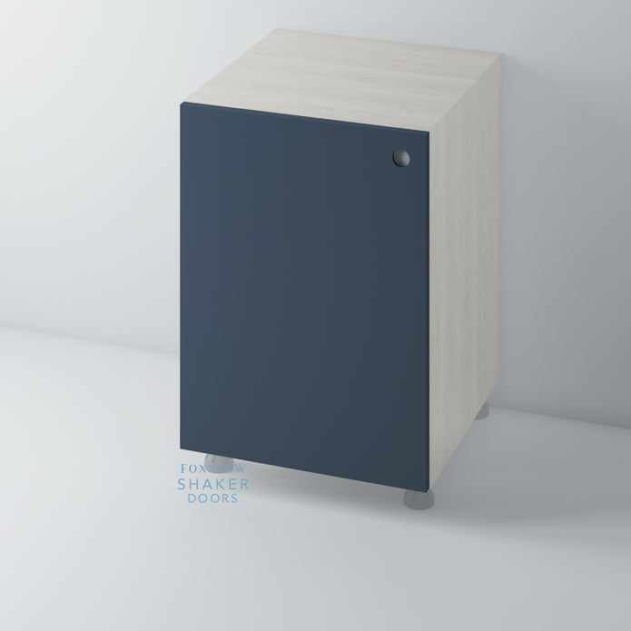 Painted Flat Panel Kitchen Doors with Disc Insert for HOWDENS