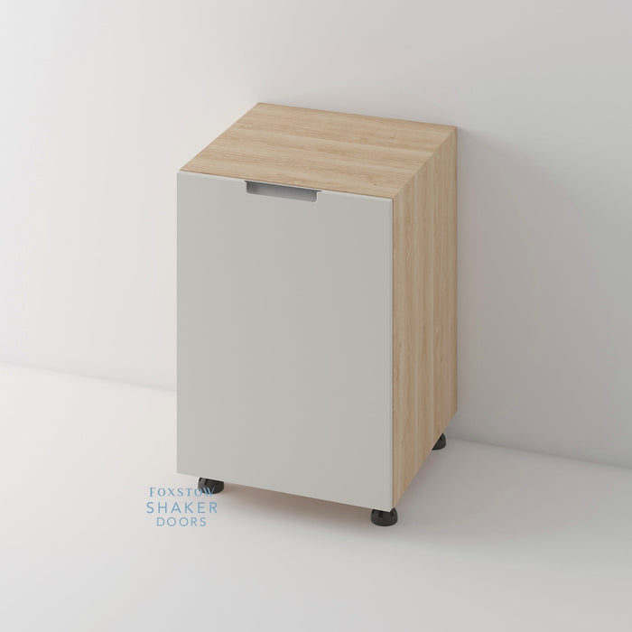 Painted, Stop J Groove Stainless Steel Insert Kitchen Door and Roble Oak Cabinet