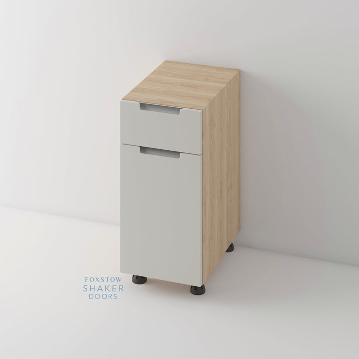 Painted, Stop J Groove Stainless Steel Insert Kitchen Door and Roble Oak Cabinet