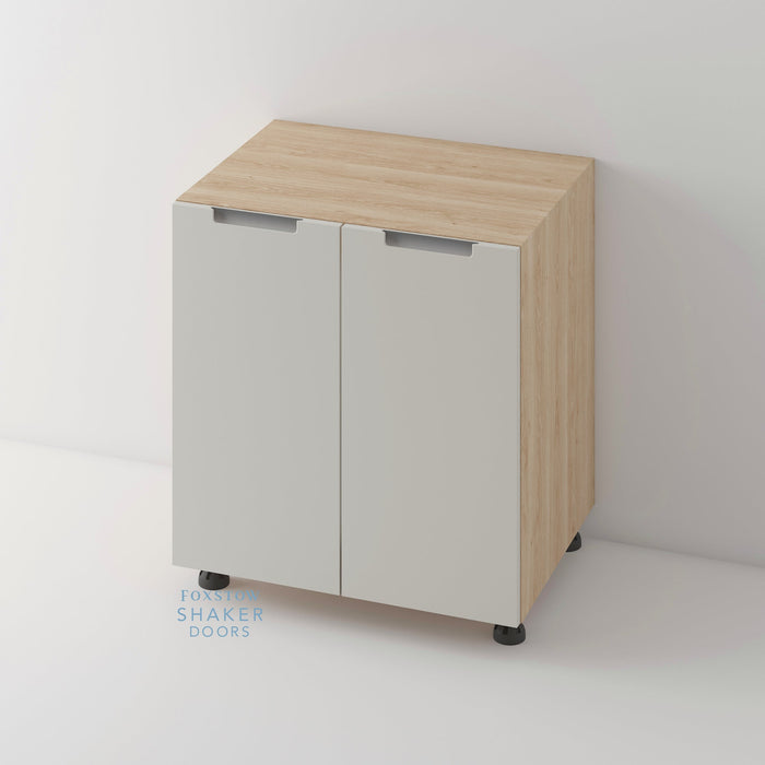 Painted, Stop J Groove Stainless Steel Insert Kitchen Door and Roble Oak Cabinet