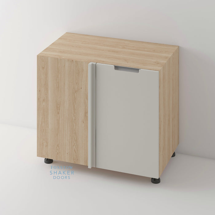 Painted, Stop J Groove Stainless Steel Insert Kitchen Door and Roble Oak Cabinet