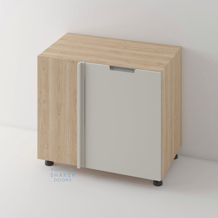 Painted, Stop J Groove Stainless Steel Insert Kitchen Door and Roble Oak Cabinet