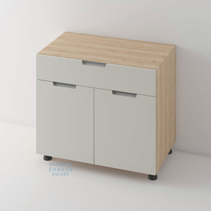 Painted, Stop J Groove Stainless Steel Insert Kitchen Door and Roble Oak Cabinet