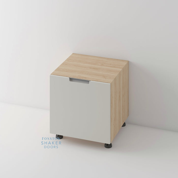 Painted, Stop J Groove Stainless Steel Insert Kitchen Door and Roble Oak Cabinet