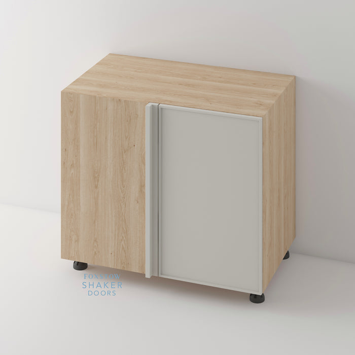 Painted, Super Skinny Kitchen Door and Natural Oak Veneered Cabinet