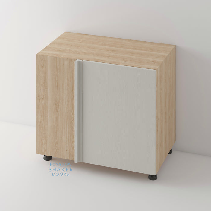 Painted, Oak Flat Panel Kitchen Door and Natural Oak Cabinet