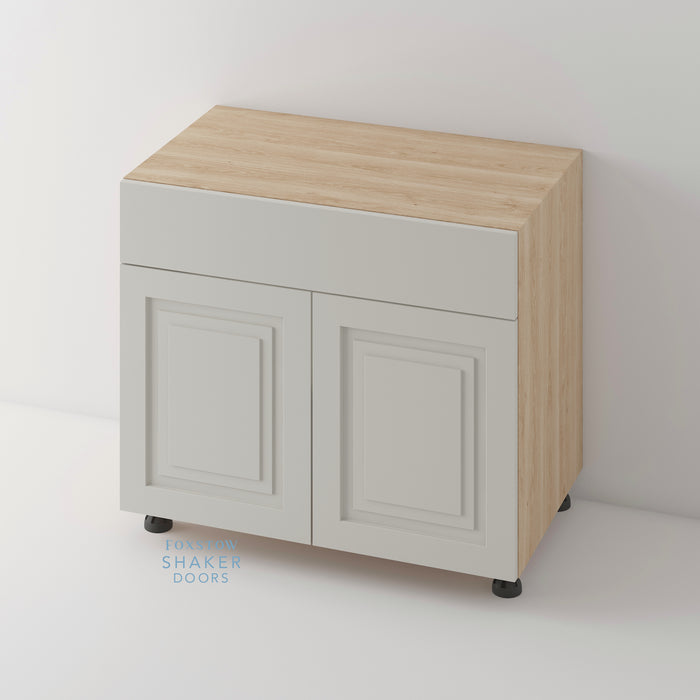 Painted, Stepped Panel Shaker Kitchen Door and Natural Oak Cabinet